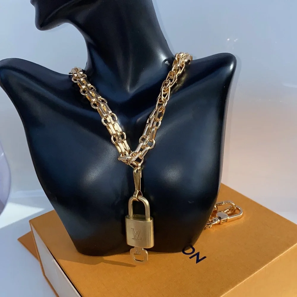 Authentic Louis Vuitton Lock and Key Set on a Chain. - Picture 10 of 10